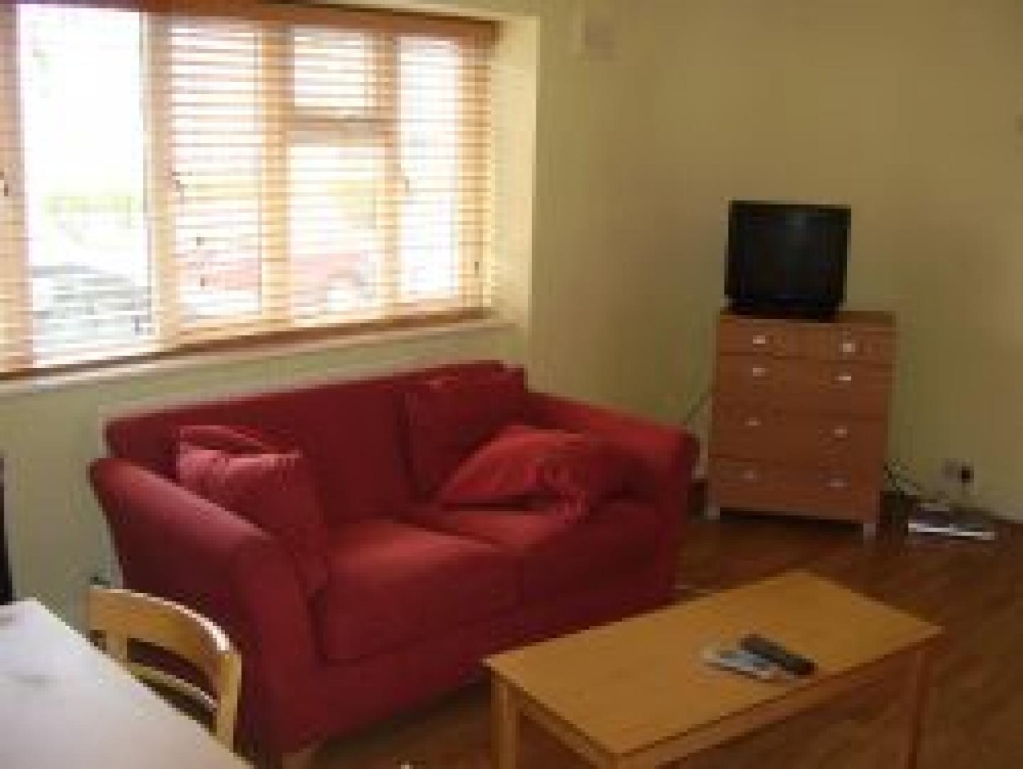 			MUST BE SEEN!, 3 Bedroom, 1 bath, 1 reception Flat			 Willesden Lane, WILLESDEN GREEN NW2